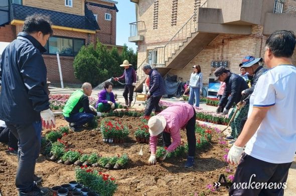 고양특례시 가좌동, 봄맞이 초화 식재 실시