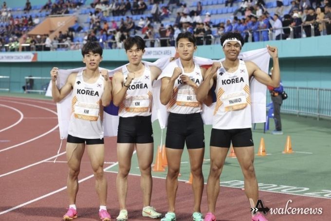 김포제일공고 조엘진, 아시아주니어 육상 400m 계주 2위로 은메달 획득