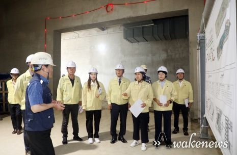 수원특례시의회 도시환경위원회, LH 수원당수지구 및 황구지천 공공하수처리시설 공사현장 방문