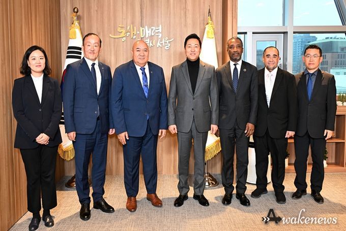 세계보건기구(WHO) 서태평양지역사무처장 면담(왼쪽에서 2번째부터 박기동 WHO 서태평양지역사무소 데이터전략혁신국장, 사이아 피우칼라 WHO 서태평양지역사무처장, 오세훈 서울시장, 아킴 알리 WHO 아시아태평양 환경보건센터장, 수니아 소아카이 WHO 서태평양지역사무소 전략보좌관)