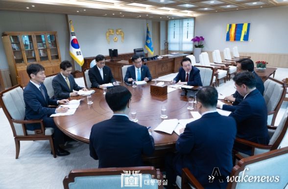 5월 9일 윤석열 대통령은 용산 대통령실에서 「제1차 경제이슈점검회의」를 개최하여 부동산 PF, 기업 밸류업, 공매도 등 경제·금융 현안을 점검하고 대응 방향을 논의했다.