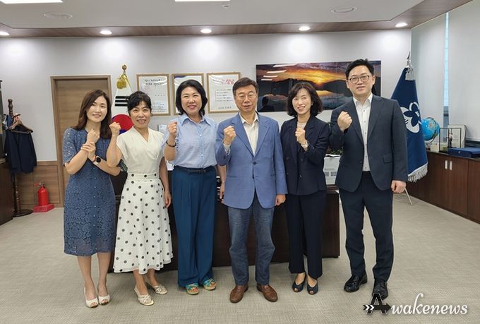 성현정 판교고 교장-오찬숙 성남교육지원청 교육장-신상진 성남시장-송은경 성남고 교감