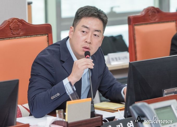 경기도의회 기획재정위원회 소속 박진영 의원(더불어민주당, 화성8)
