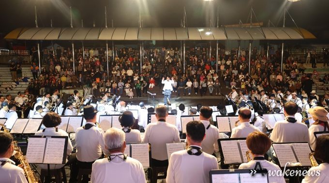 “100일간에 땀방울, 100인의 어르신이 전하는 감동의 하모니”