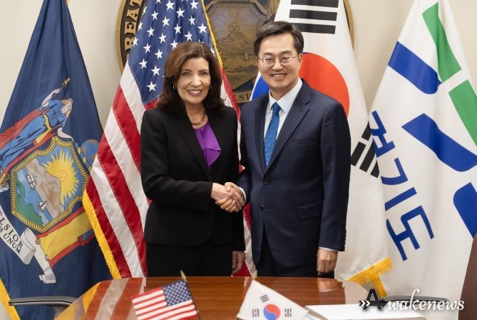 2024년 10월 미국방문시 캐시 호컬 뉴욕주지사와의 면담