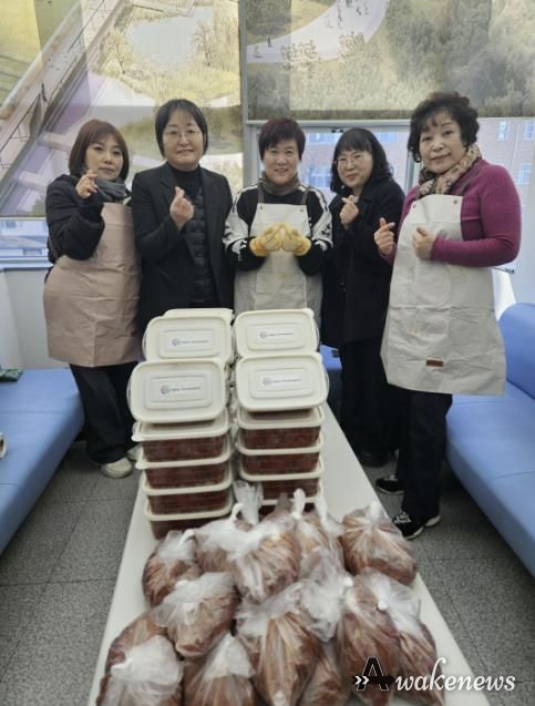 시흥시 정왕2동 지역사회보장협의체, '사랑의 장아찌 전달'로 온기 전해