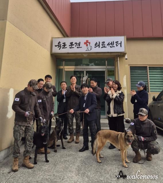 경기도가 지난 5일 육군 군견훈련소를 방문하여 은퇴군견 3마리를 인수하였다