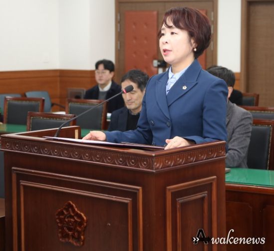 남양주시의회 317회 임시회 자치행정위원회에서 정현미 의원이 조례안 제안설명을 하고 있다.