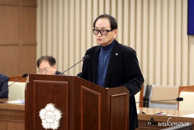 수원특례시의회 권기호 의원이 제399회 임시회 도시미래위원회에서 발언하고 있다.