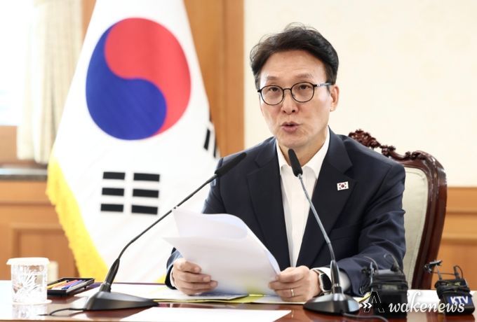 김민석 국무총리가 10일 세종대로 정부서울청사에서 열린 국고보조금 부정수급 근절을 위한 관계장관회의를 주재하고 있다.