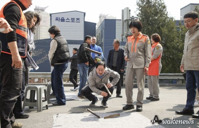 척사대회에 참여 중인 주광덕 시장