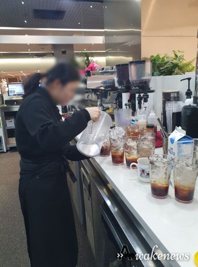 베이커리씨어터의 바리스타 직무 참여자 모습