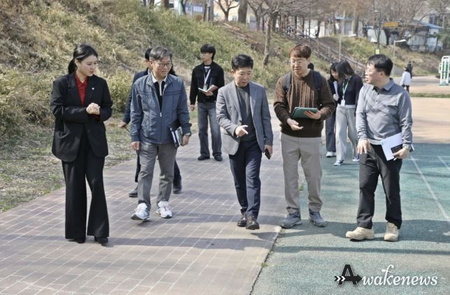 수원시 권선구, ”서호천 산책로, 더 밝고 안전하게!“ 서호천 산책로 현장 점검